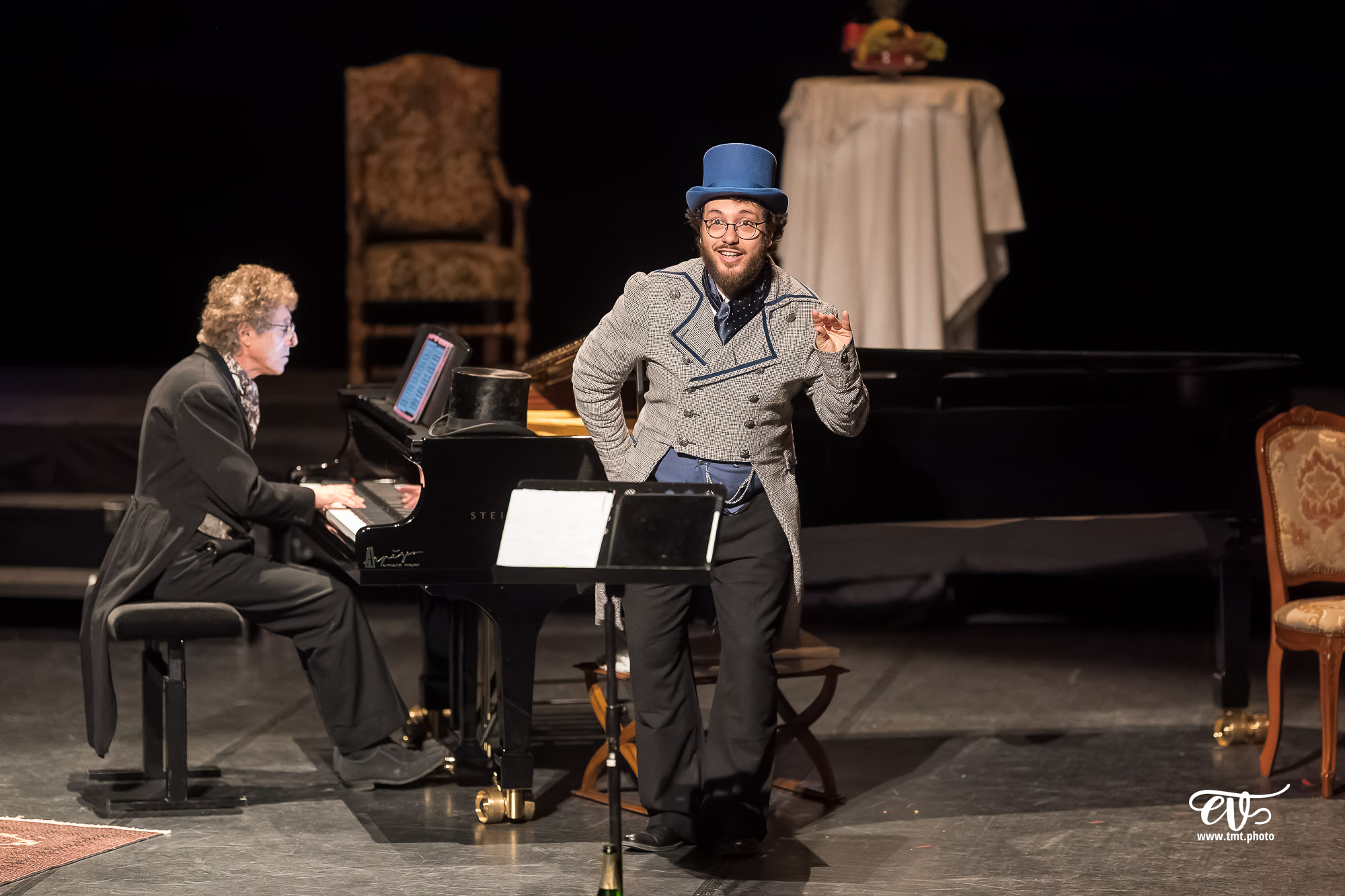 DANS LE SALON DE ROSSINI
